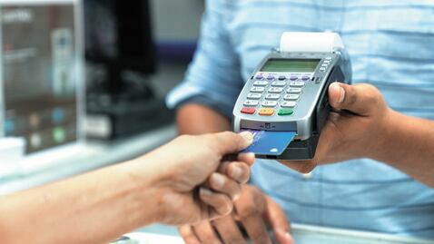 8 gastos hormiga en la oficina que pueden deteriorar tus finanzas según la Condusef