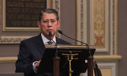 Renuncia fiscal Gilberto Higuera; buscar ser ministro de la SCJN