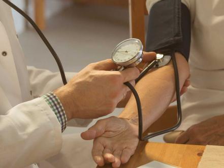 ¿Qué es una hemorragia cerebral y cómo prevenirla?