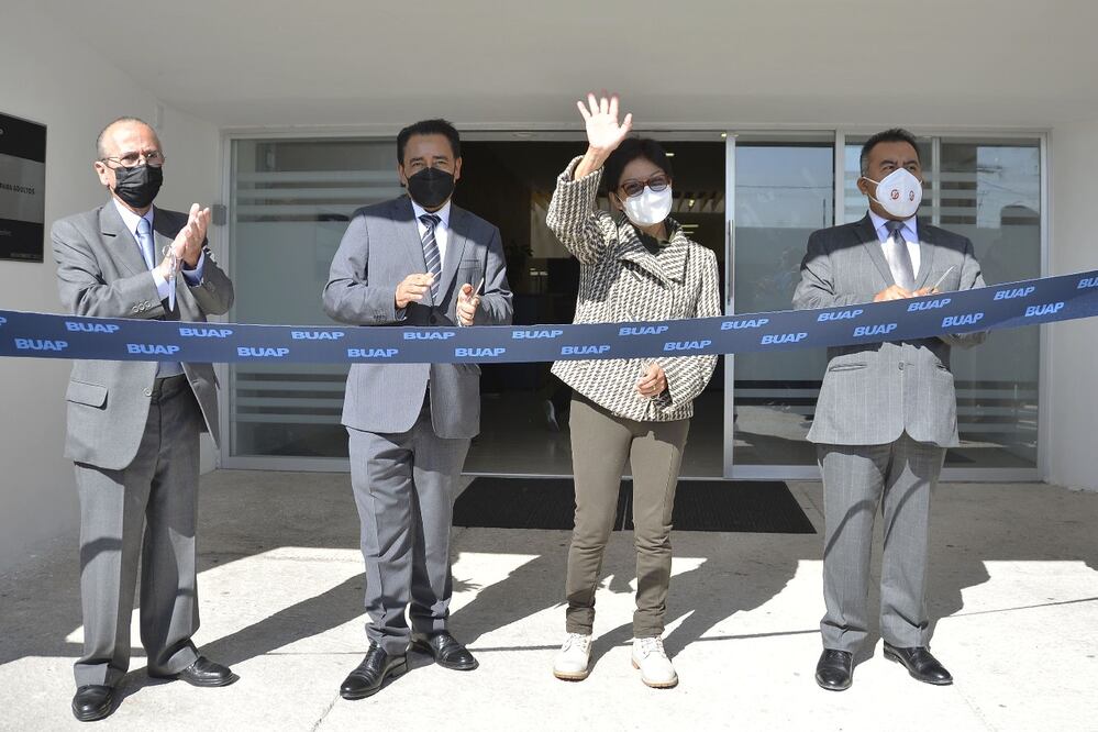Inauguran espacios en la Universidad para Adultos | Foto: BUAP