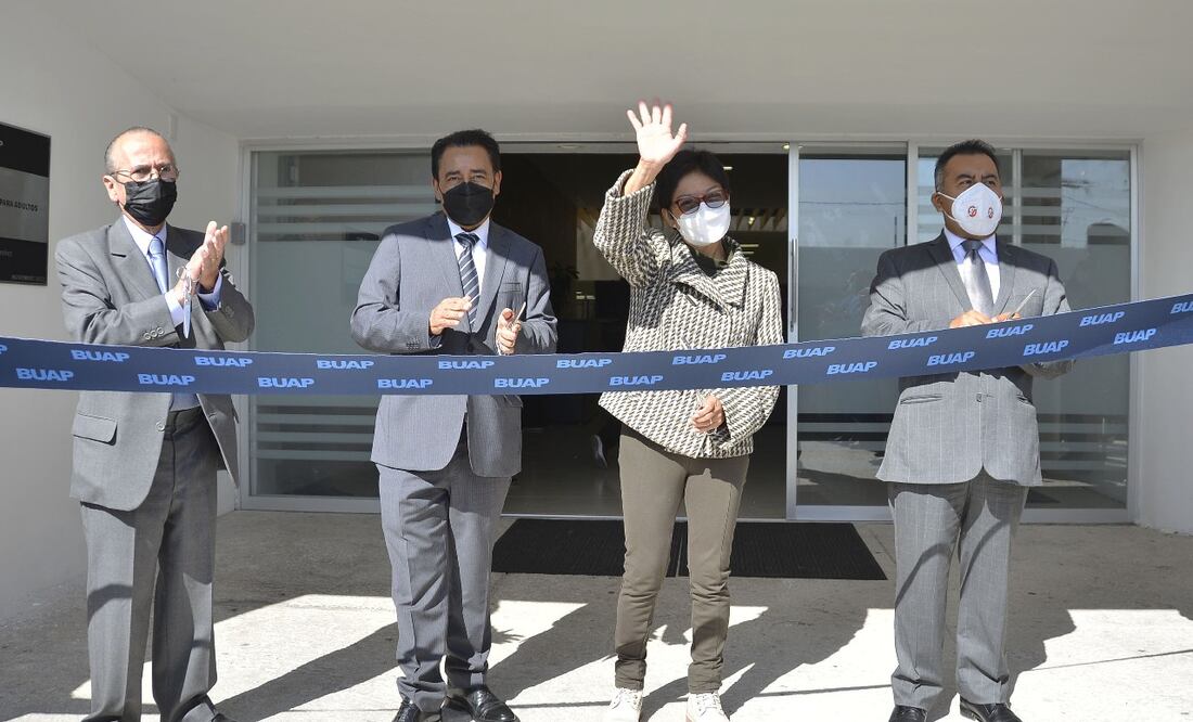 Inauguran espacios en la Universidad para Adultos | Foto: BUAP