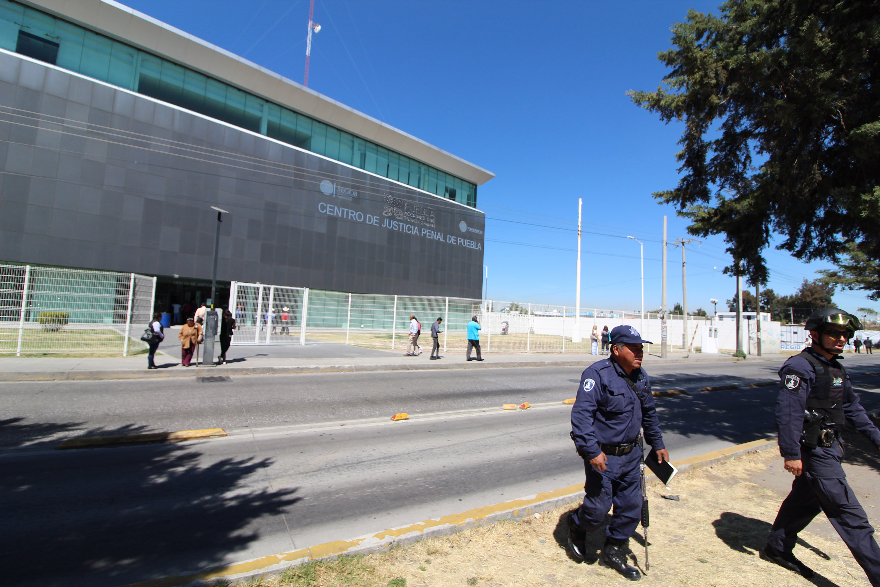 Vinculan a proceso a quince de los 18 detenidos por la fuga de “El Pirulí”