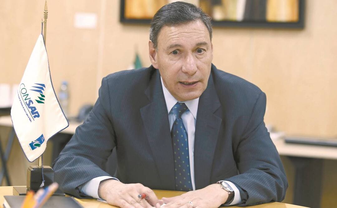 Abraham Vela, presidente de la Consar, dijo que no se ejercerá ninguna persuasión en las Afore para invertir en proyectos. Foto: ARCHIVO EL UNIVERSAL