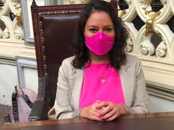 Evade Ruth Zárate opinar sobre la detención de su suplente Sandra Neli Cadena en Tecamachalco