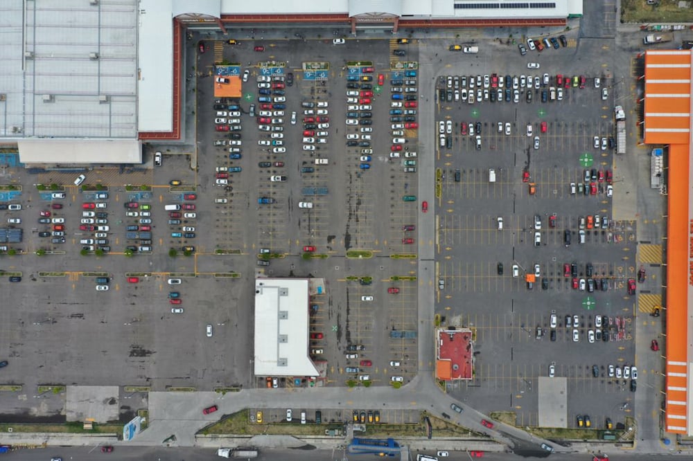 Con la apertura de nuevos centros comerciales se han creado estacionamientos inteligentes | Agencia Es Imagen para El Universal Puebla