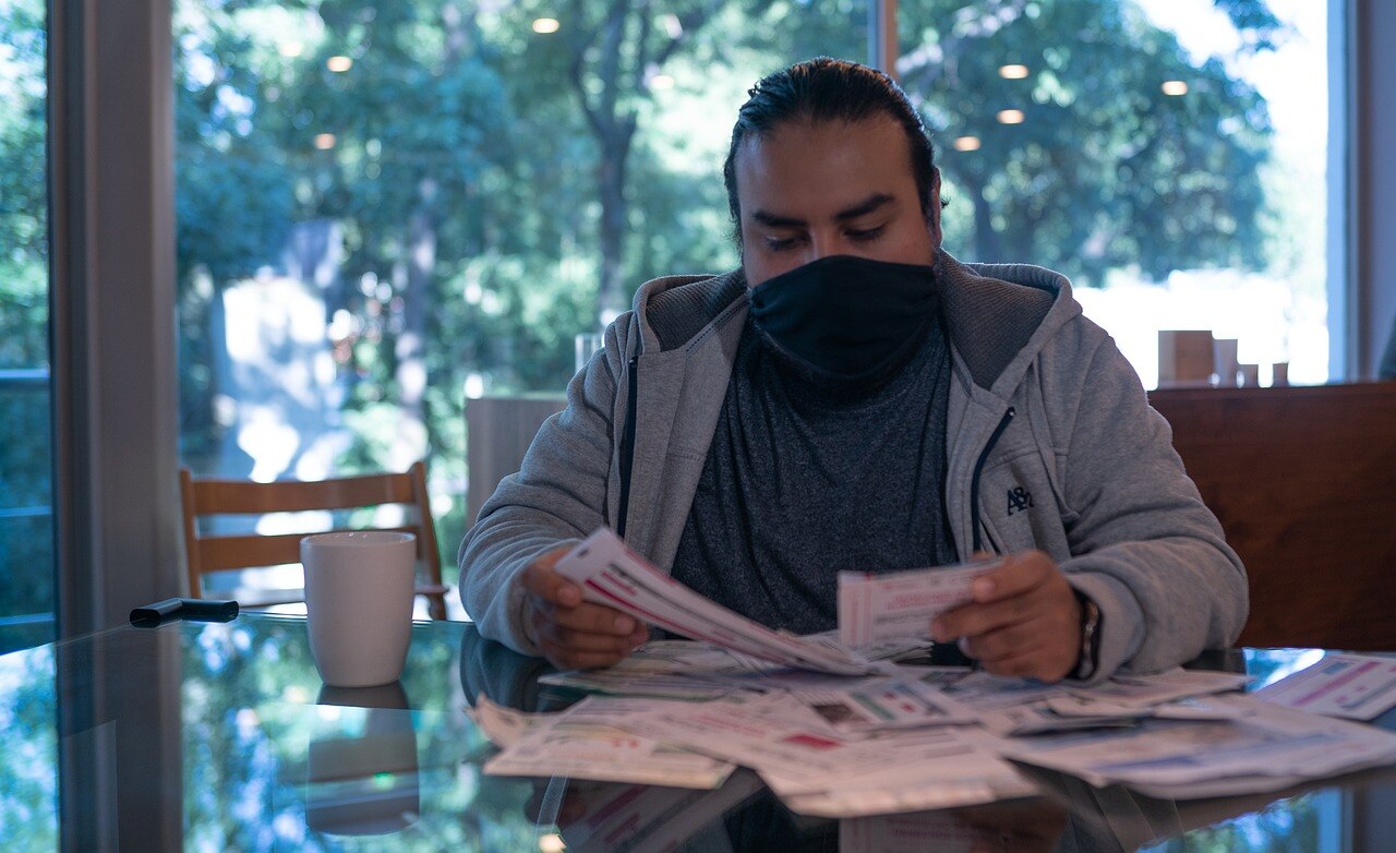 ¿Cuáles son los riesgos de tomar un microcrédito personal?