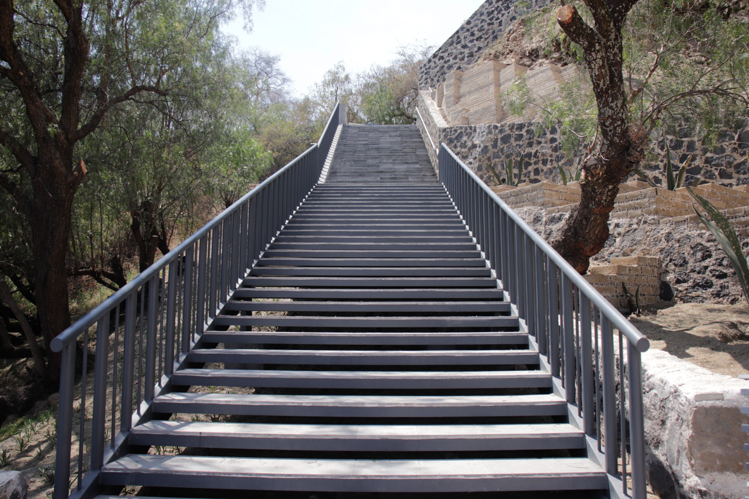 Subir la pirámide de Cholula requiere un gran esfuerzo | EsImagen