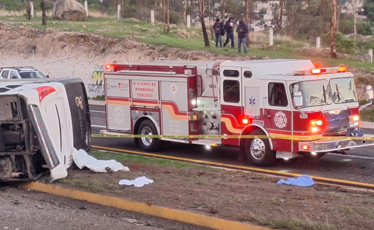 Choque de autobús en la carretera Los Reyes-Zacatepec deja 12 lesionados y un muerto