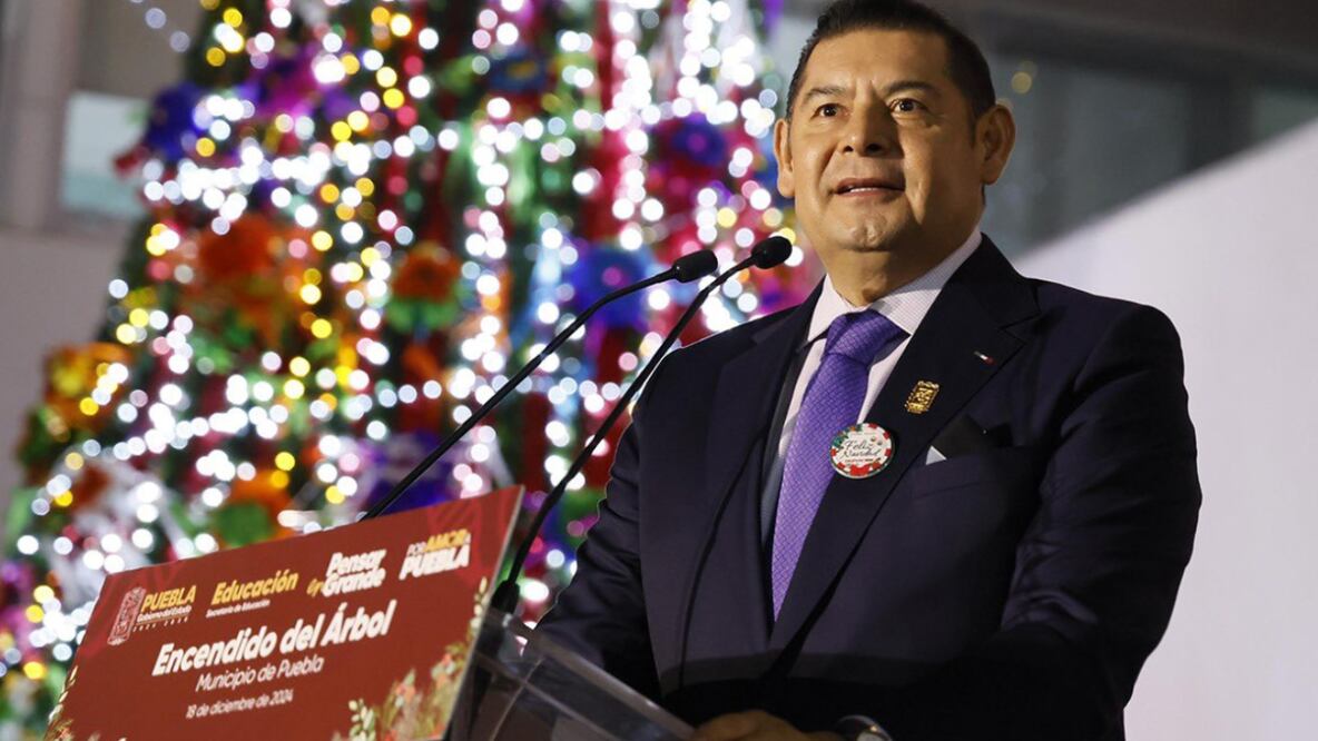 Esta iniciativa refleja un compromiso con la solidaridad y el bienestar social, buscando que nadie se quede sin la oportunidad de vivir la magia de la Nochebuena, independientemente de su situación económica o social.
Foto: Producción El Universal Puebla