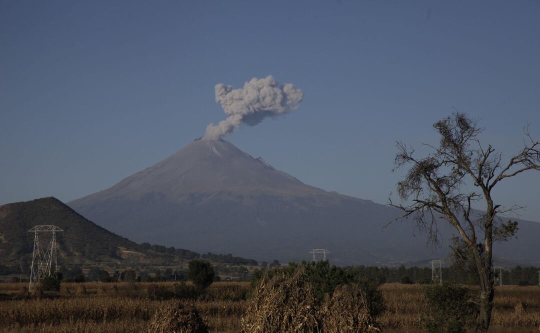 Espectacular imagen del volcán Popocatépetl | FOTO: Agencia Es Imagen para El Universal Puebla