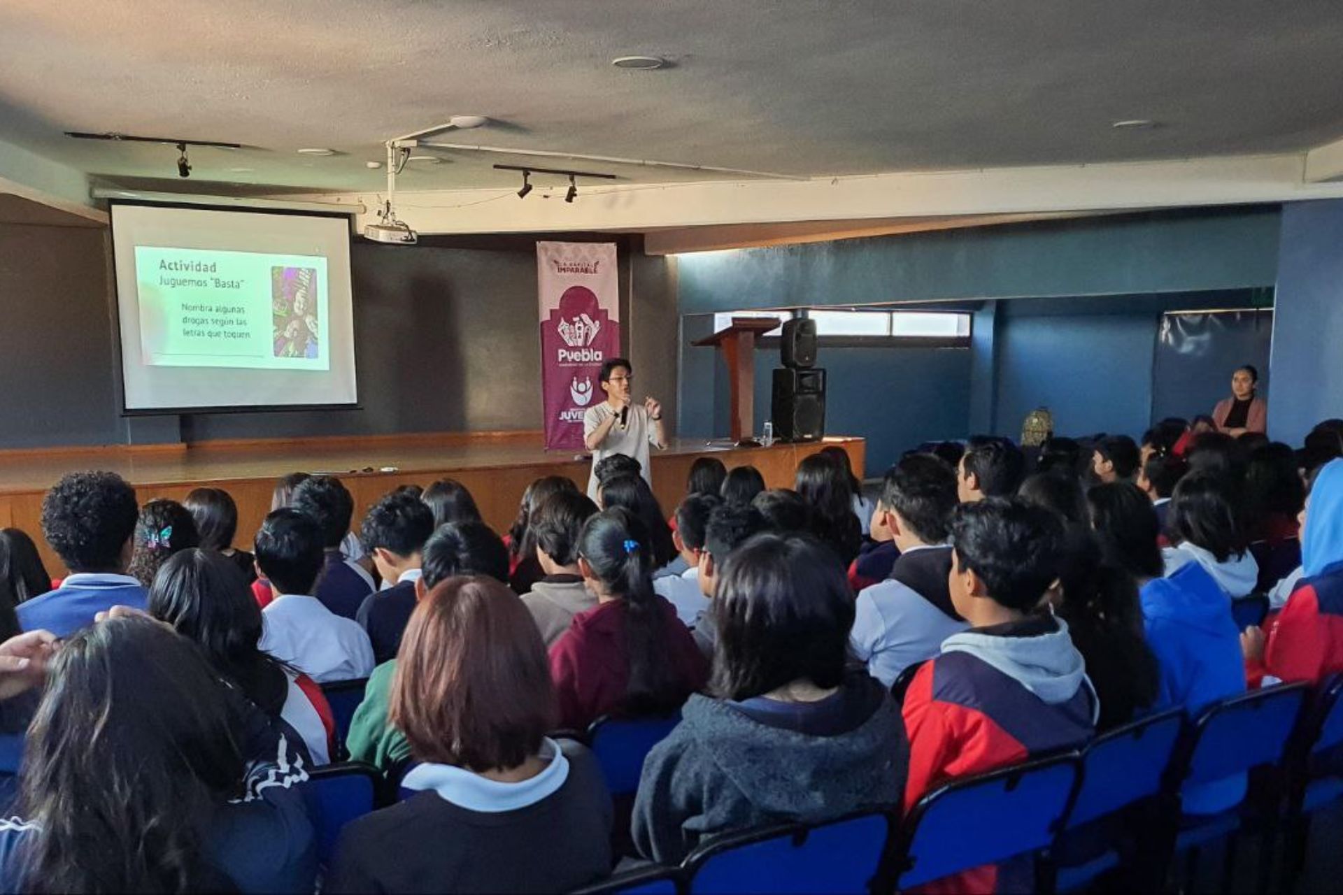 Gobierno de Puebla capacita a jóvenes en prevención de adicciones y uso de redes sociales