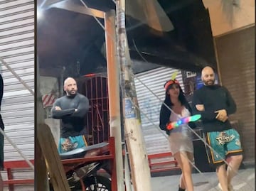 ¿Amor o sobreprotección? Padre se vuelve viral por esta razón