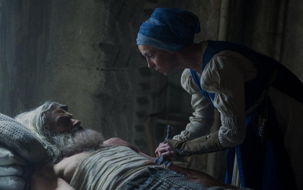 Jodie Comer es un gran contrapeso a la actuación de Jackman durante el filme, entregando un conflicto interesante | Foto: A24