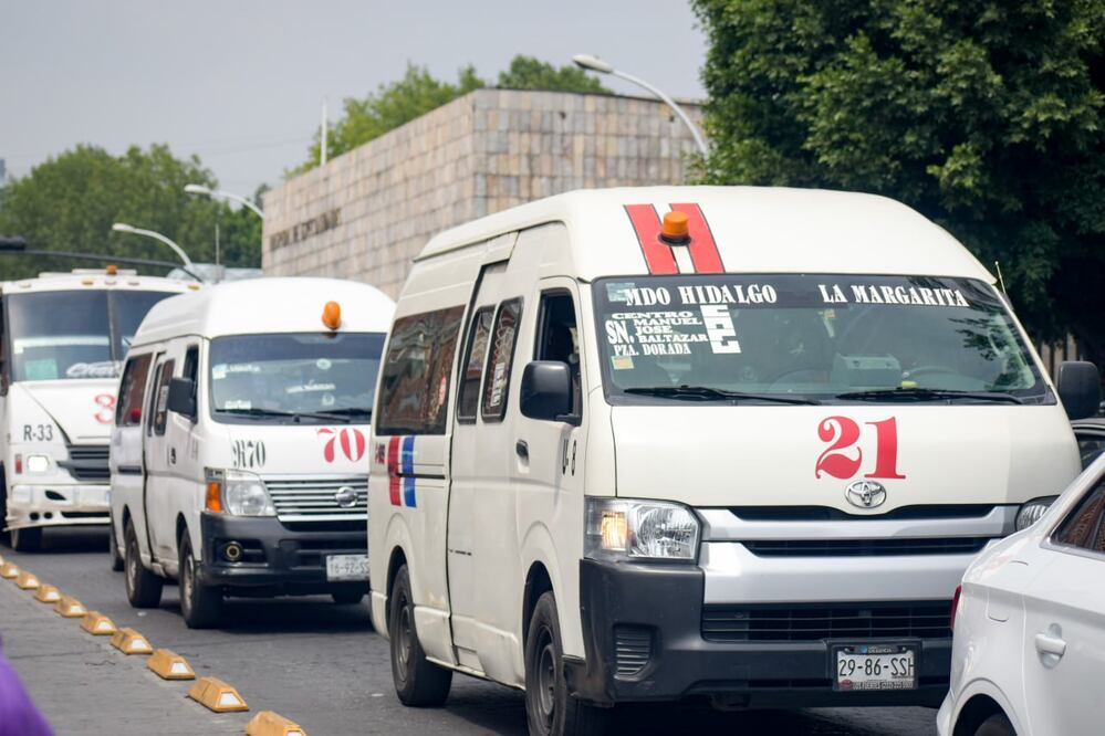 Transportistas buscan un aumento en el pasaje pese a las deficiencias del servicio | Foto: Agencia Es Imagen para El Universal Puebla
