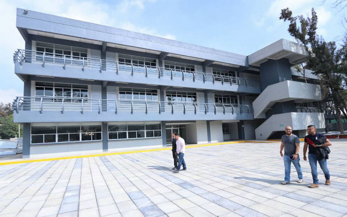 Es importante resaltar que, como parte del decreto presidencial, la Universidad Nacional Rosario Castellanos (UNRC) pasó de ser una institución de carácter local a nacional. 

Foto: Producción El Universal Puebla