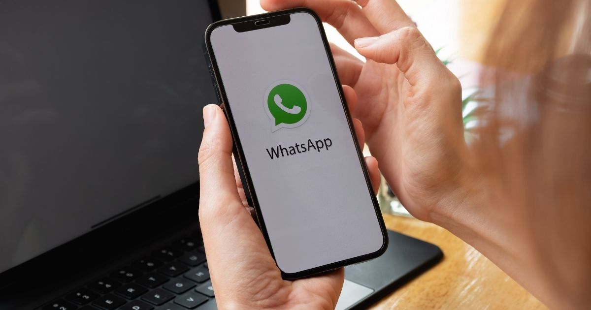 Aquí te explicamos todos los pasos para evitar que la persona que robó tu celular haga un uso indebido de tu cuenta de WhatsApp y acceda a tus fotos, videos y conversaciones personales. 

Foto: Producción El Universal Puebla