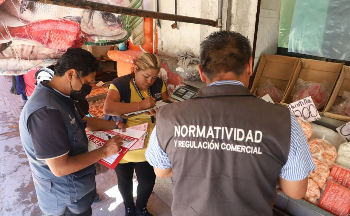 Clausuran comercios de mariscos en la ciudad de Puebla por incumplir la norma