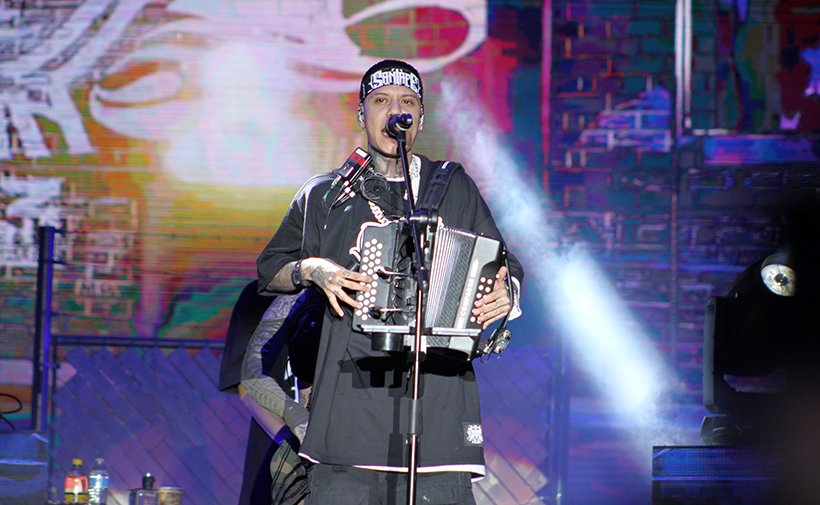 Como la mayoría de los conciertos, Santa Fe Klan comenzó su actuación a las 9:30 p.m. ante los incesantes gritos de sus seguidores.
Foto: Producción El Universal