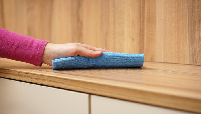 Estos arañazos pueden ser una fuente de frustración y afectar la estética de tus muebles de madera. Sin embargo, no te preocupes, ya que existen métodos simples para eliminarlos y devolverles su apariencia original. 

Foto: Producción El Universal Puebla