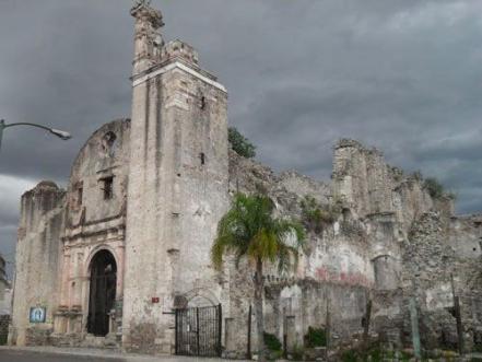 Buscan vecinos en Totimehuacán proteger exconvento del Siglo XVI