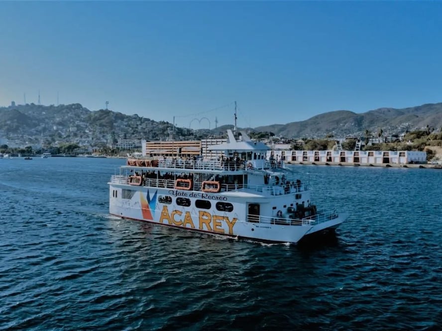 El yate Aca Rey se hundió tras el paso del huracán Otis | Foto: Yate de recreo Acarey