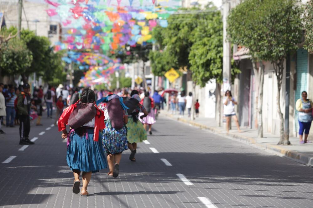 Las mujeres de Santa María Coapan, desde hace más de 100 años, se convirtieron en la principal abastecedora de tortilla para los mercados municipales | Es Imagen para El Universal Puebla