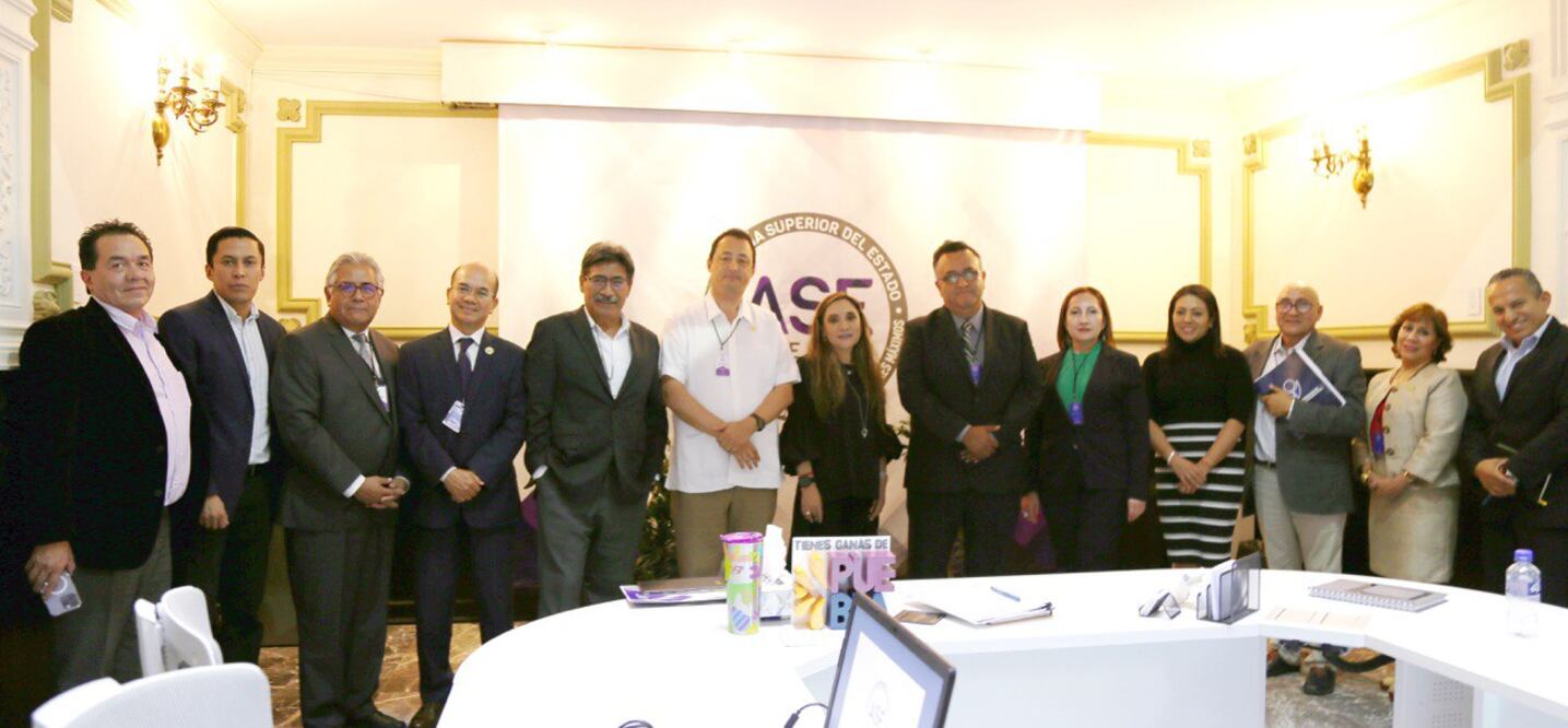 La auditora Amanda Gómez analizó con los contadores la convocatoria de auditores externos | ESPECIAL