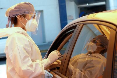 Demandan que jóvenes covidiotas de Puebla paguen sus pruebas