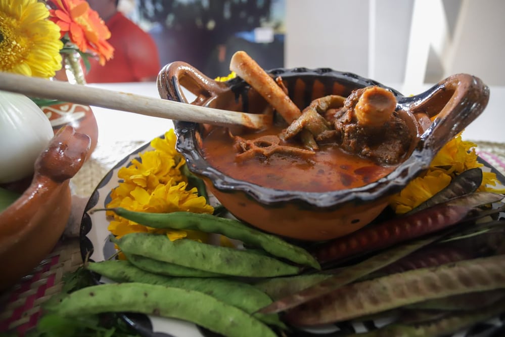 La temporada de mole de caderas iniciará el 19 de octubre y terminará el 13 de noviembre | Foto: Agencia Es Imagen para El Universal Puebla