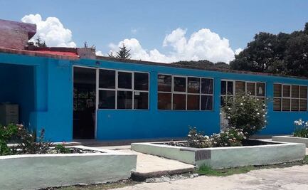 Por presunto desfalco, exigen cambio de directora en primaria de Moyotzingo