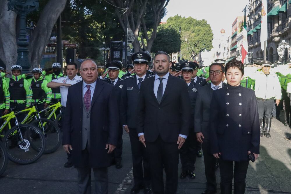 Adán Domínguez realizó el pase de lista de la policía municipal en su primer día de gobierno | EsImagen