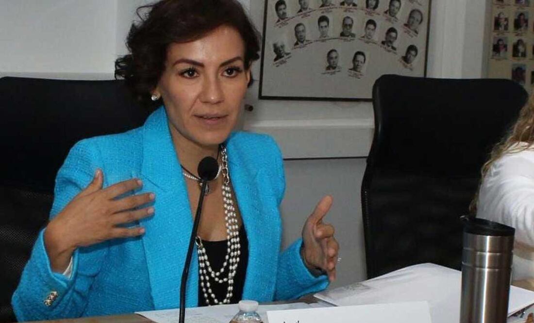 La diputada Mónica Silva Ruiz defiende el nombre de la Ley Monzón | Foto: Agencia es Imagen para El Universal Puebla