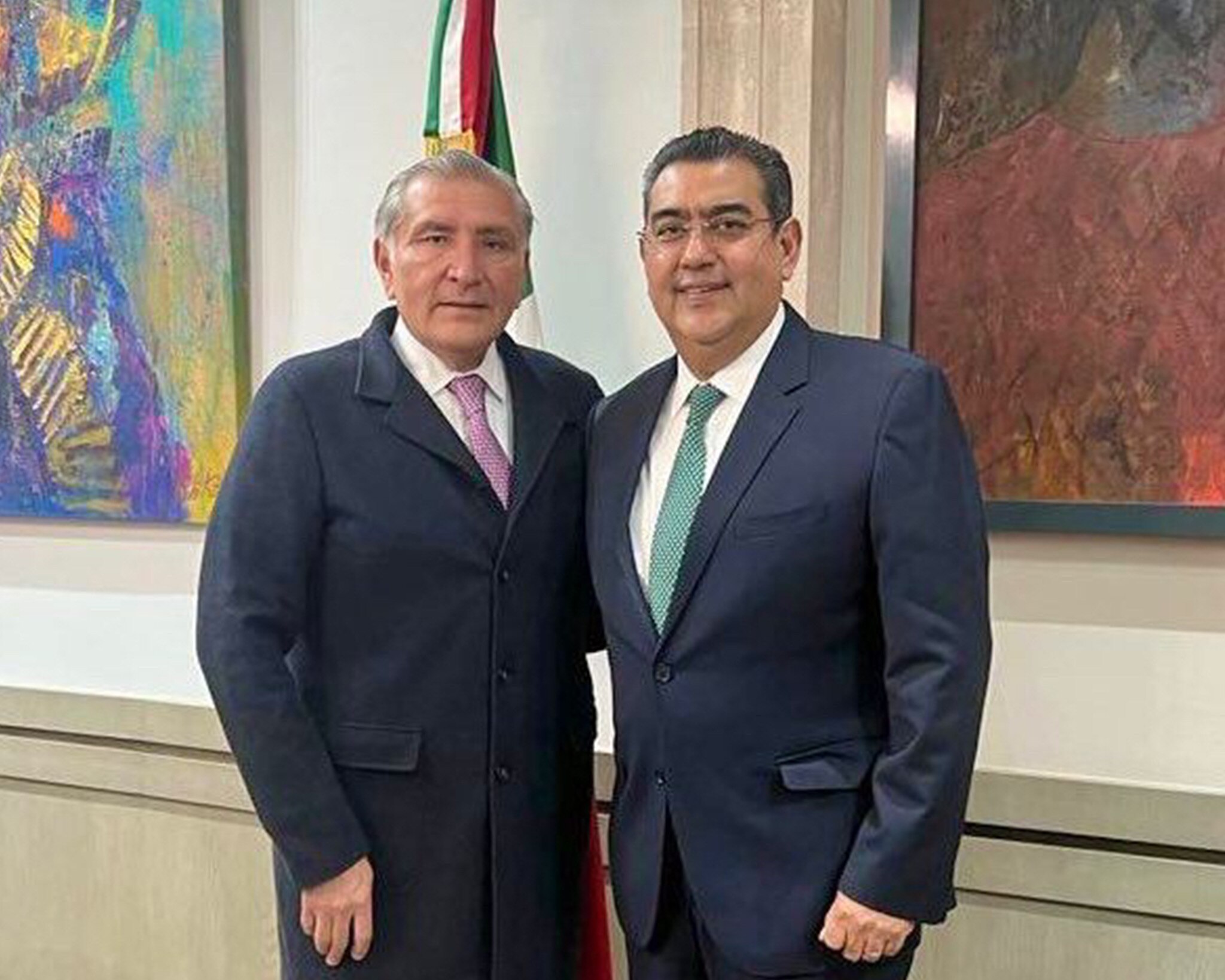 Sergio Salomón compartió en sus redes sociales una fotografía de la reunión que tuvo con el secretario de Gobernación federal |Foto: Gobierno del Estado
