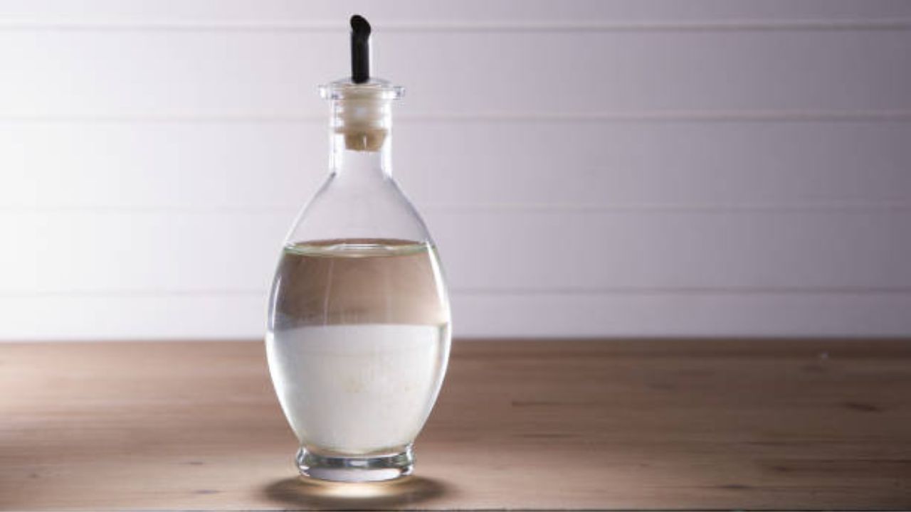 Las contras de desinfectar tus alimentos con vinagre. Fuente: Freepik