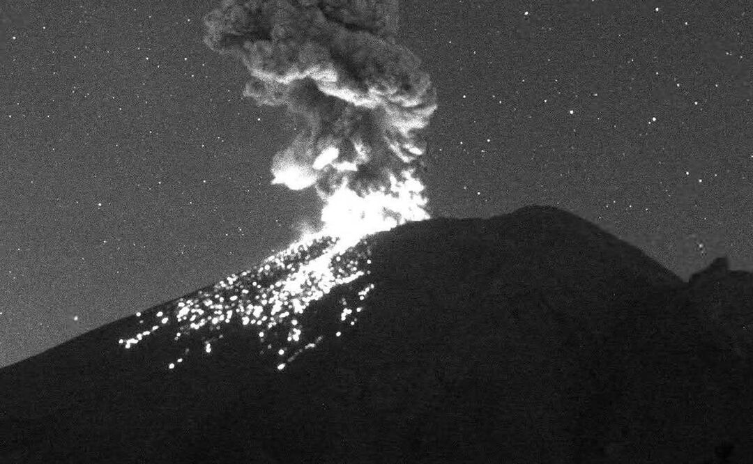 El volcán Popocatépetl aumentó su actividad en los últimos dos días | Foto: Agencia Es Imagen para El Universal Puebla