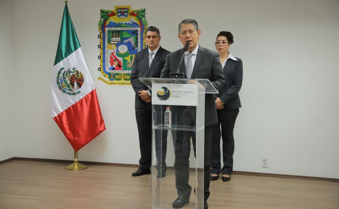 En conferencia de prensa, la Fiscalía de Puebla confirmó el hallazgo de dos cuerpos en avanzado estado de descomposición en La Cuchilla | Foto: Agencia Es Imagen para El Universal Puebla
