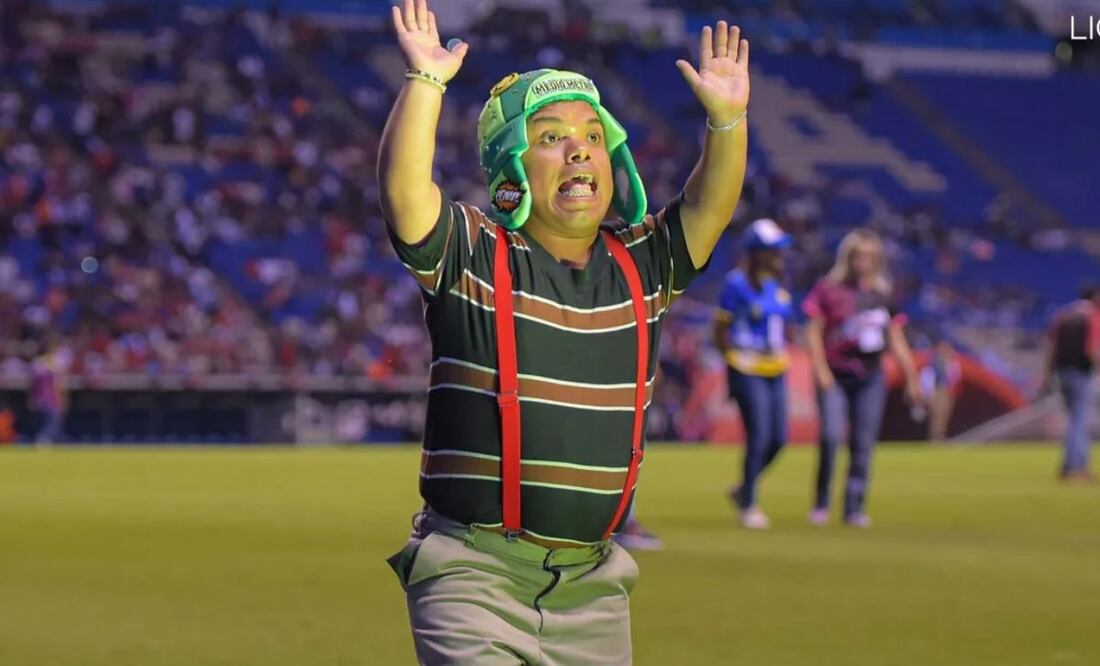 Duelo de enanitos: Medio Metro Bueno amenizó el evento y eso no le gustó a Medio Metro Original. | Foto: Twitter Liga BBVA MX