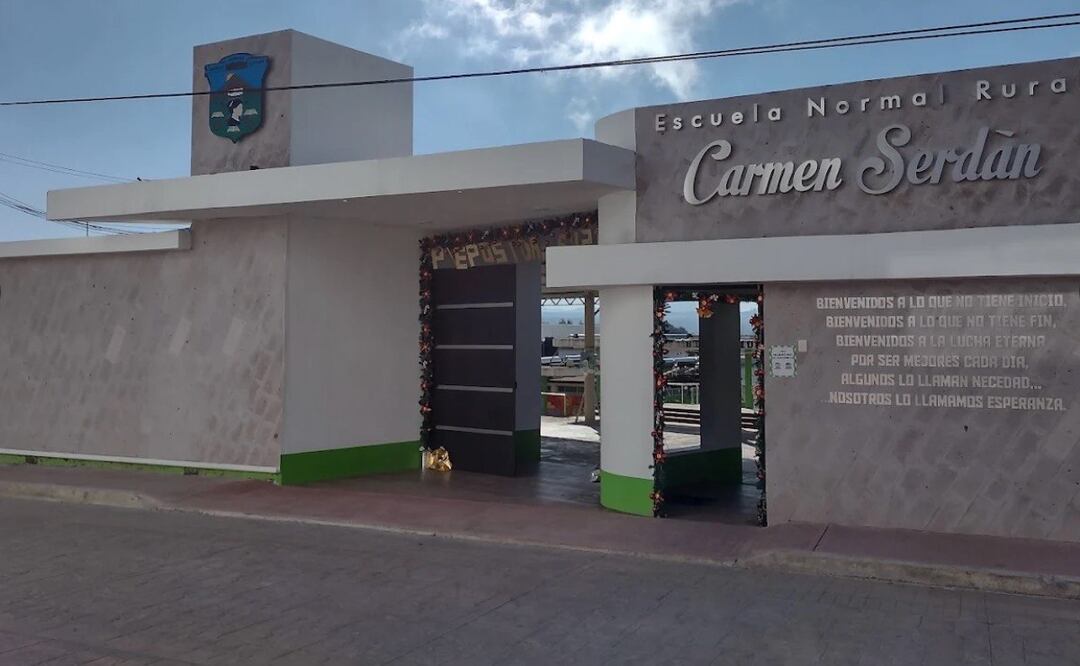 Desde hace varios años hay denuncias por malos tratos a alumnas de nuevo ingreso en la Normal Rural de Teteles | Foto: RRSS
