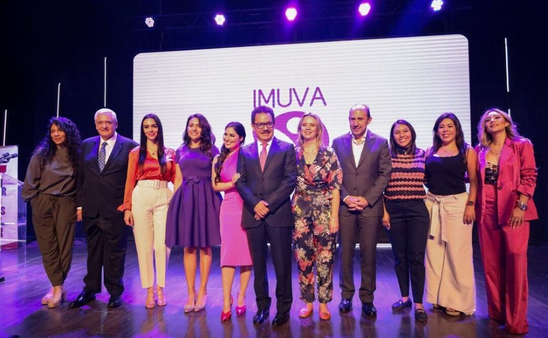 Ignacio Mier Velazco participó en un foro de mujeres | Foto: Especial