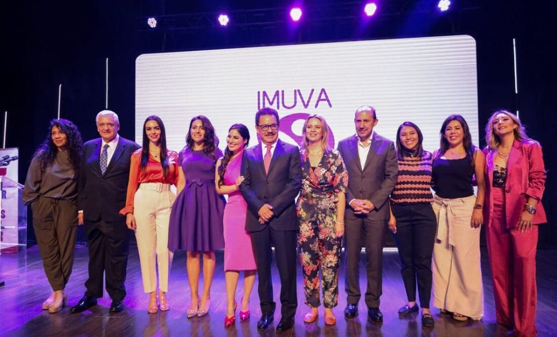 Ignacio Mier Velazco participó en un foro de mujeres | Foto: Especial