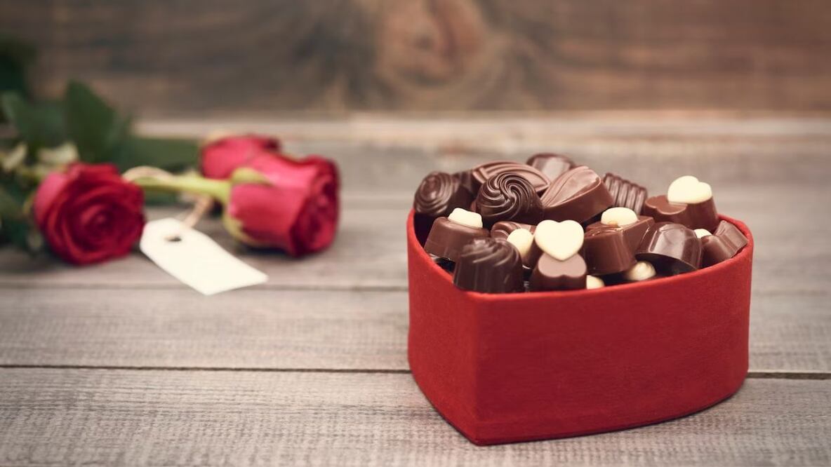 Regalar chocolates en San Valentín, es predecible. Fuente: Freepik.