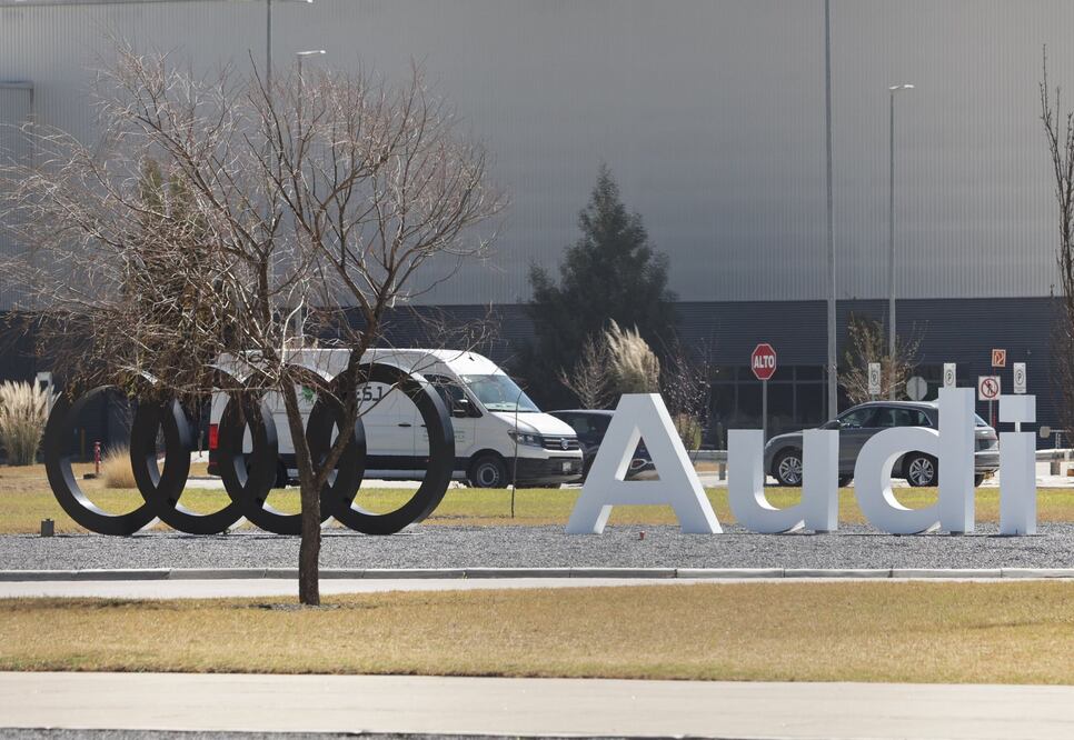 La explosión en Audi ocurrió en el exterior de la nave industrial A50. | Foto: EsImagen