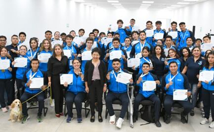 Rectora de la BUAP entrega becas a medallistas de la Universiada Nacional 2023
