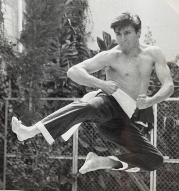 ¿El Jackie Chan de Puebla? Edgar Yitani presume patada voladora