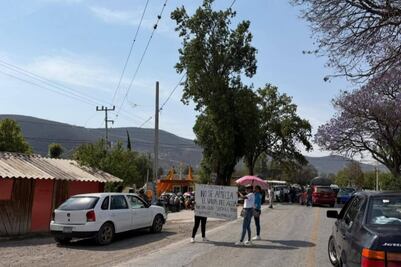 Bloqueo en carretera Tehuacán-Orizaba lleva más de 24 horas