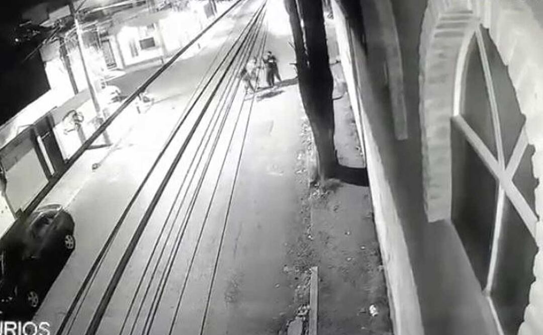 Las jóvenes fueron asaltadas en la esquina de las calles Anturios y Gardenia | Foto: Especial