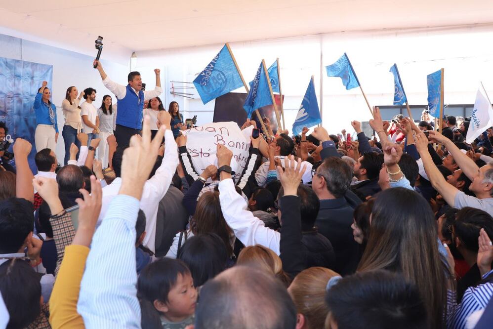 Este domingo 17 de diciembre acudió Eduardo Rivera a la sede estatal del PAN | EsImagen para El Universal Puebla