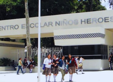 A sus 46 años, Miguel Ramos se gradúa de la primaria del CENHCH