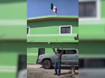 VIDEO. Ex presidente municipal de Tlapanalá dispara al aire y causa pánico