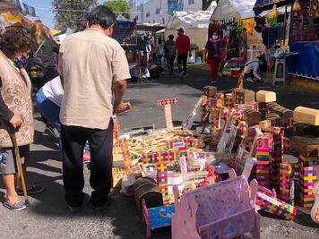 Reyes Magos y ambulantes abarrotan las calles de Puebla